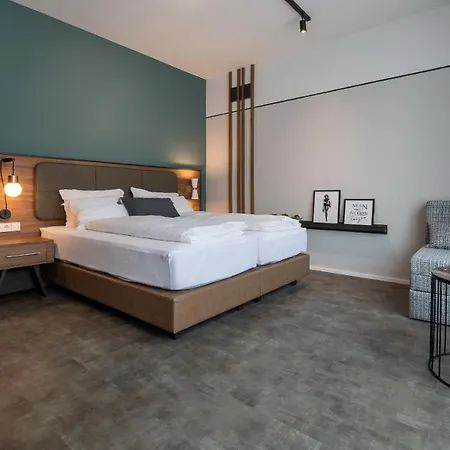 Metropol & Aparthotel 3*